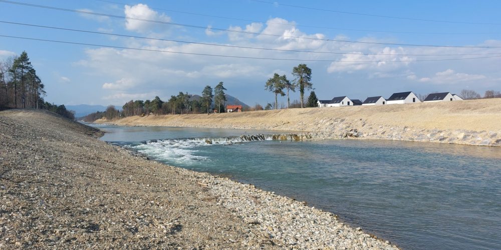 VODARSKI POSEGI UNIČILI SAVINJO