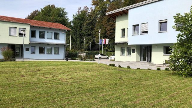 PRITISKI NA DRŽAVNE INSTITUCIJE V POSTOPKU ZA GRADNJO HE MOKRICE